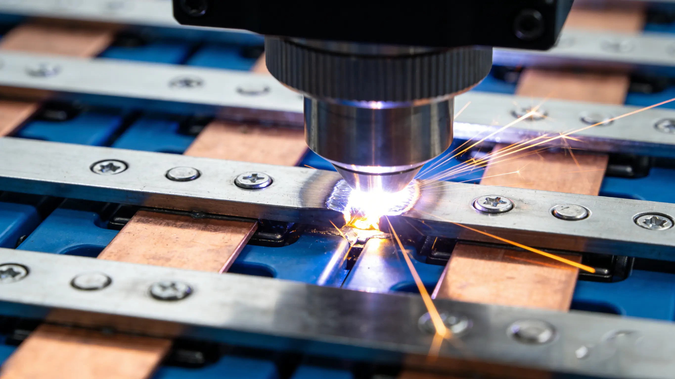 Coherent High-Power Fiber Laser Welder: For Aerospace & Automotive Use 3 %E9%AB%98%E5%8A%9F1