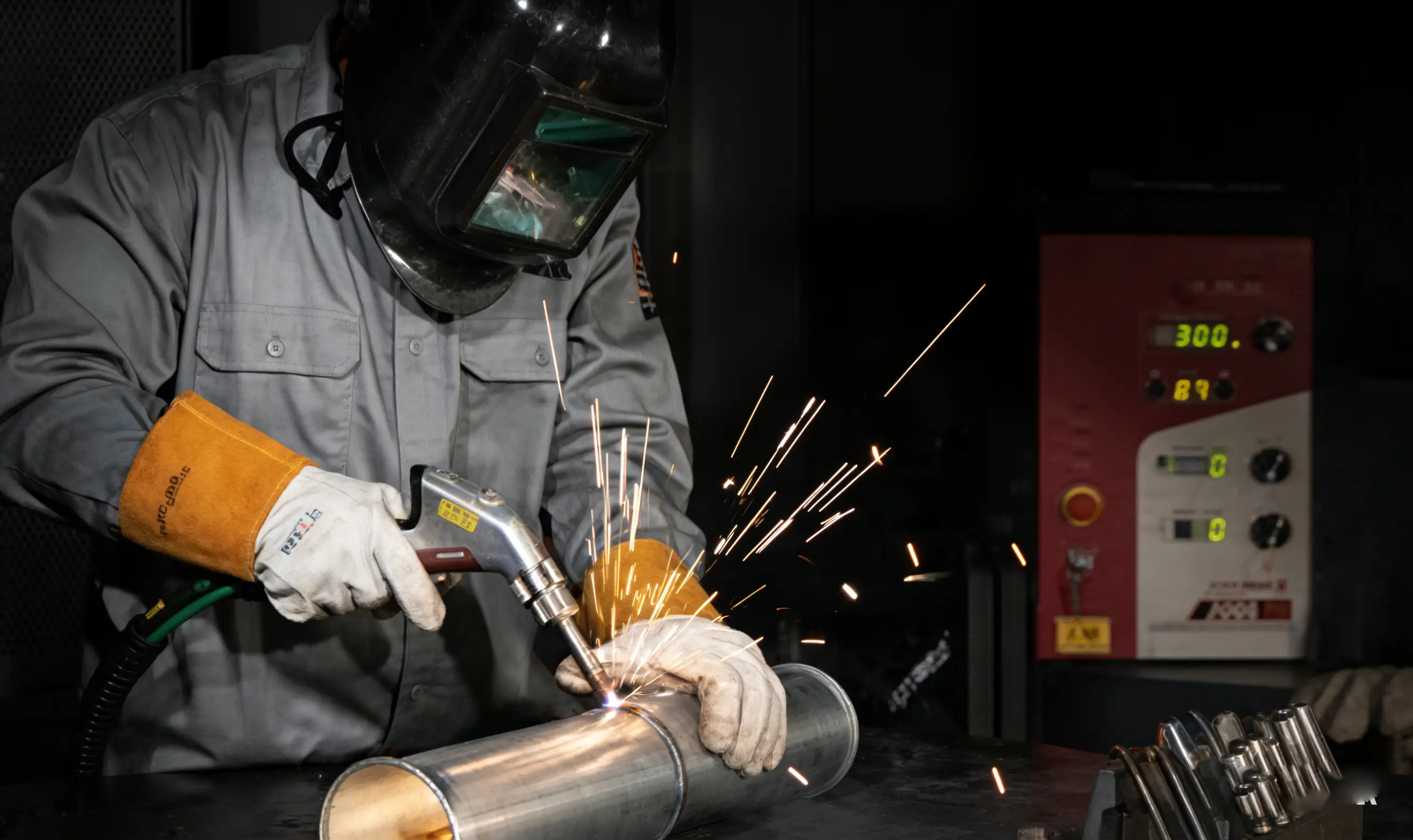 Ipg Photonics Portable Laser Welder: Small Workshop Buyer'S Guide 1 %E9%AB%98%E5%8A%9F%E7%8E%87%E5%85%893%E7%BA%A4%E6%BF%80%E5%85%89%E7%84%8A%E6%8E%A5%E6%9C%BA%E5%AF%B9%E6%AF%94%E6%8C%87%E5%8D%97 %286%29