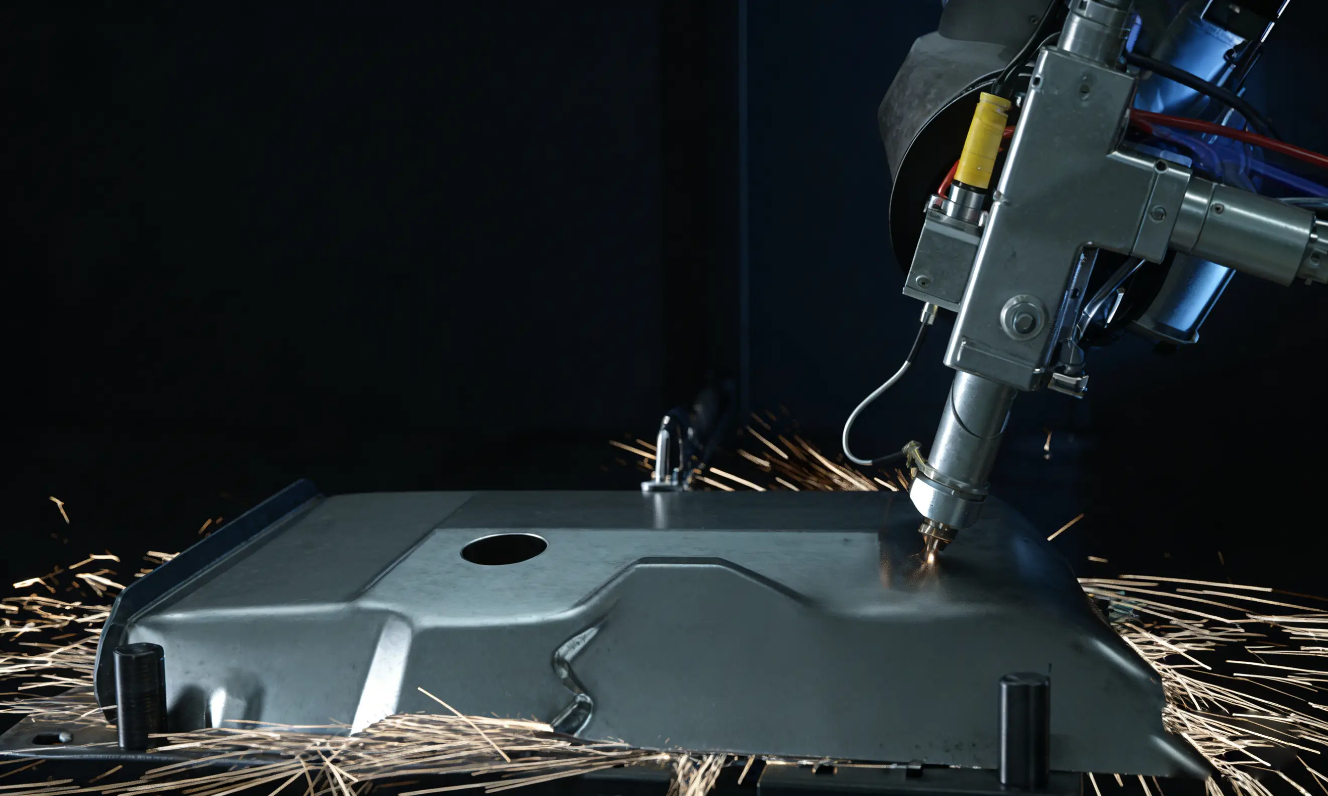 Coherent High-Power Fiber Laser Welder: For Aerospace & Automotive Use 1 %E9%AB%98%E5%8A%9F%E7%8E%87%E5%85%89%E7%BA%A42%E6%BF%80%E5%85%89%E7%84%8A%E6%8E%A5%E6%9C%BA%E5%AF%B9%E6%AF%94%E6%8C%87%E5%8D%97 %281%29