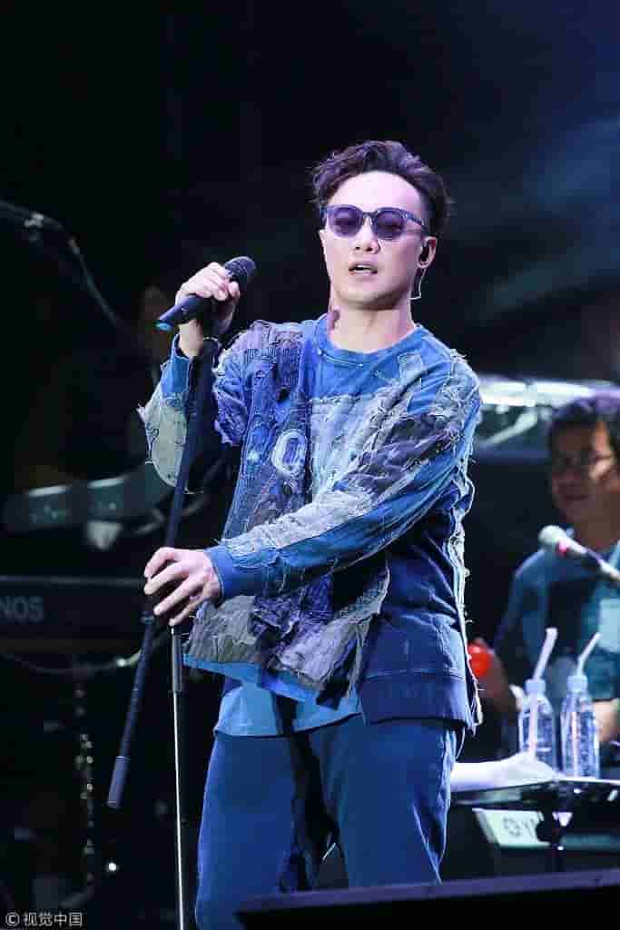 陈奕迅：L.O.V.E is L.I.F.E 2018 慈善演唱会